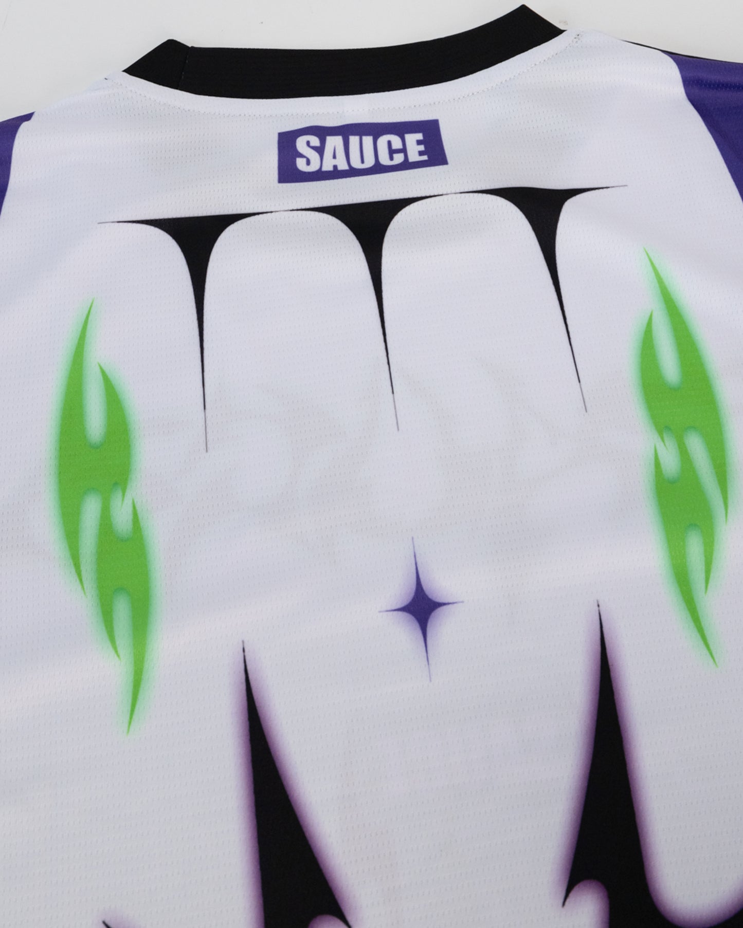 Sauce Model wearing a Longsleeve Shirt in Colour close up shot