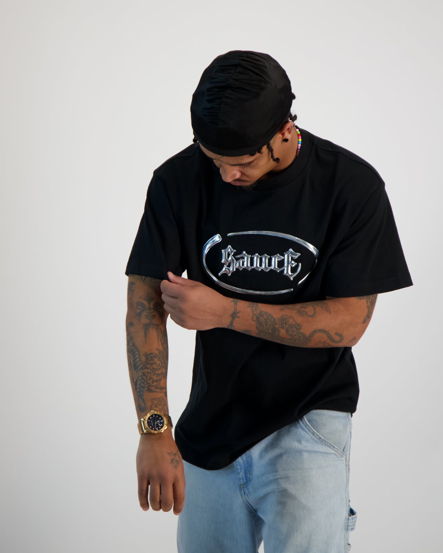 Sauce Model wearing a T -Shirt in Black